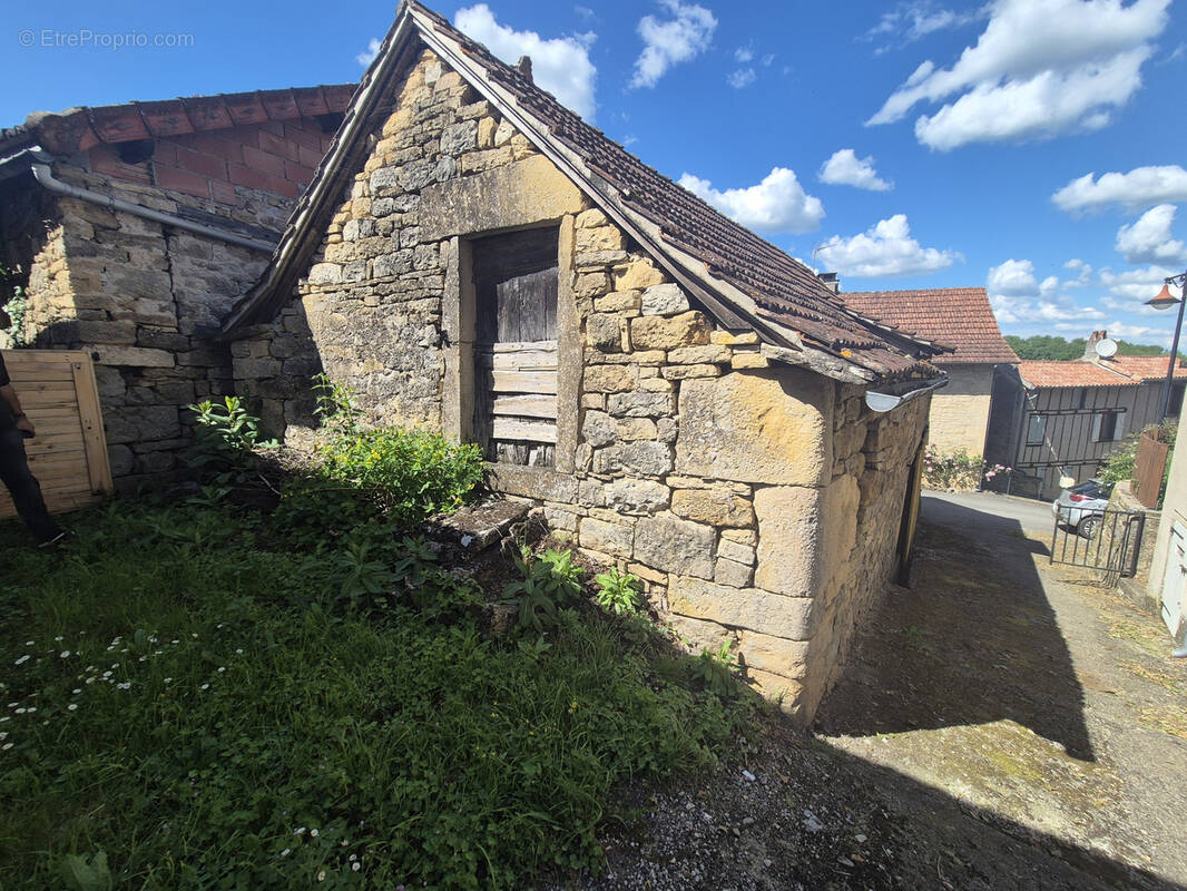 Parking à PARISOT