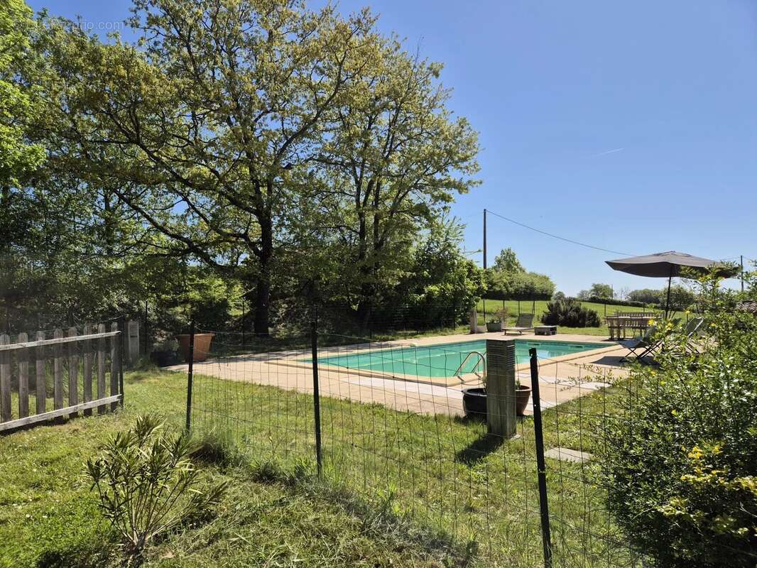 Maison à MONTAIGU-DE-QUERCY