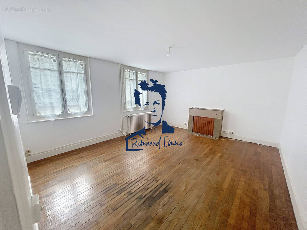 Appartement à CHARLEVILLE-MEZIERES