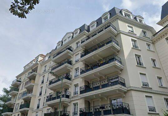 Appartement à LE PLESSIS-ROBINSON