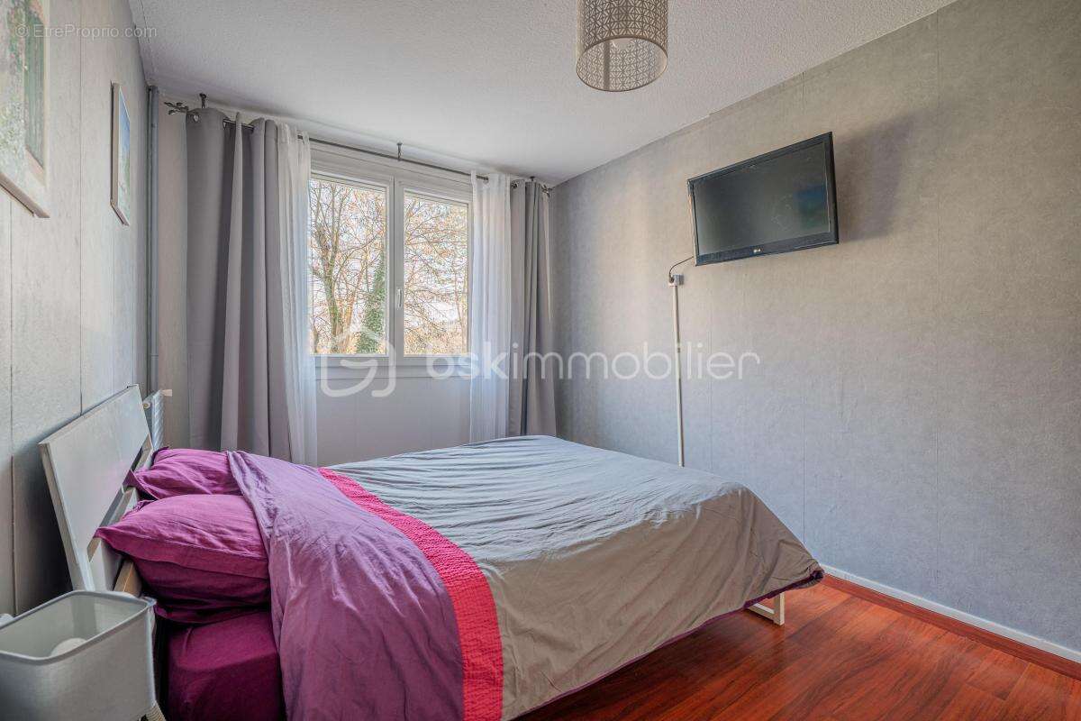 Appartement à LE PONT-DE-CLAIX
