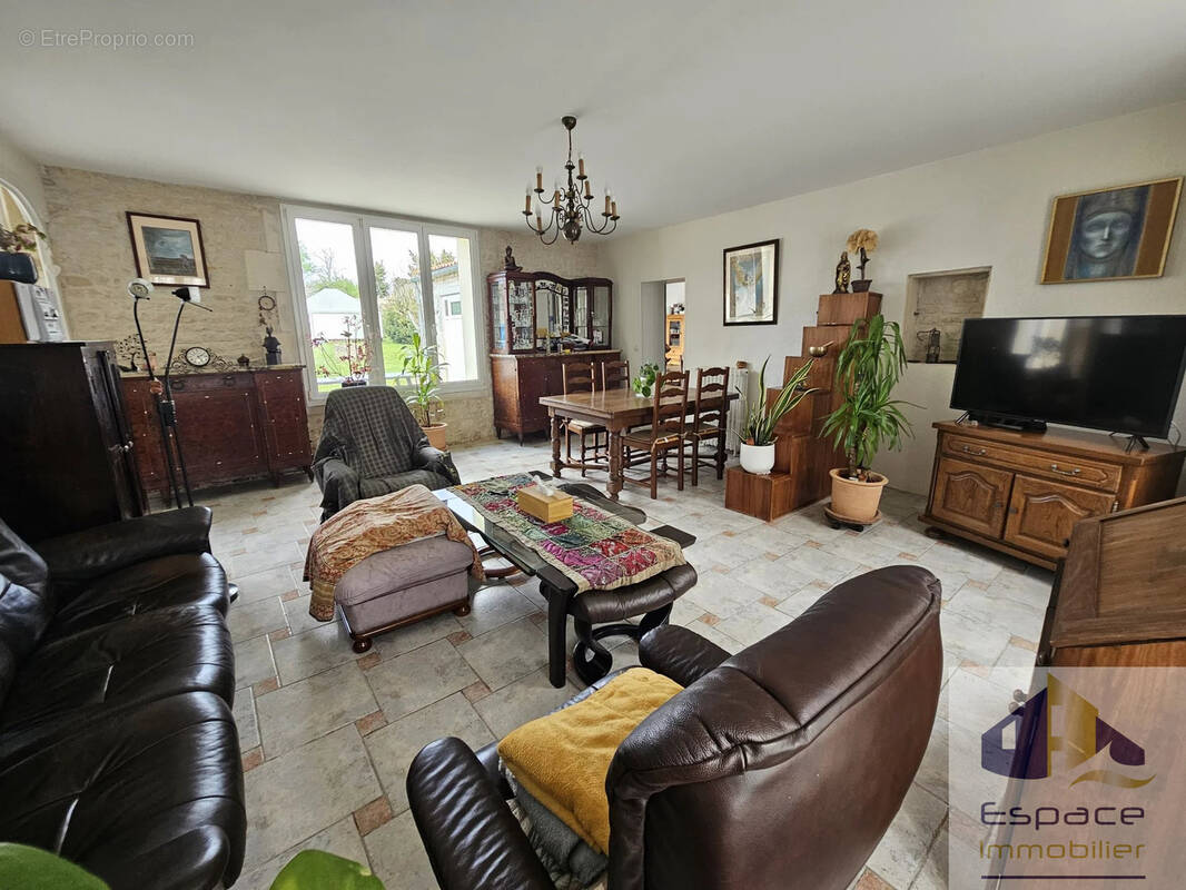 Maison à AIGREFEUILLE-D&#039;AUNIS