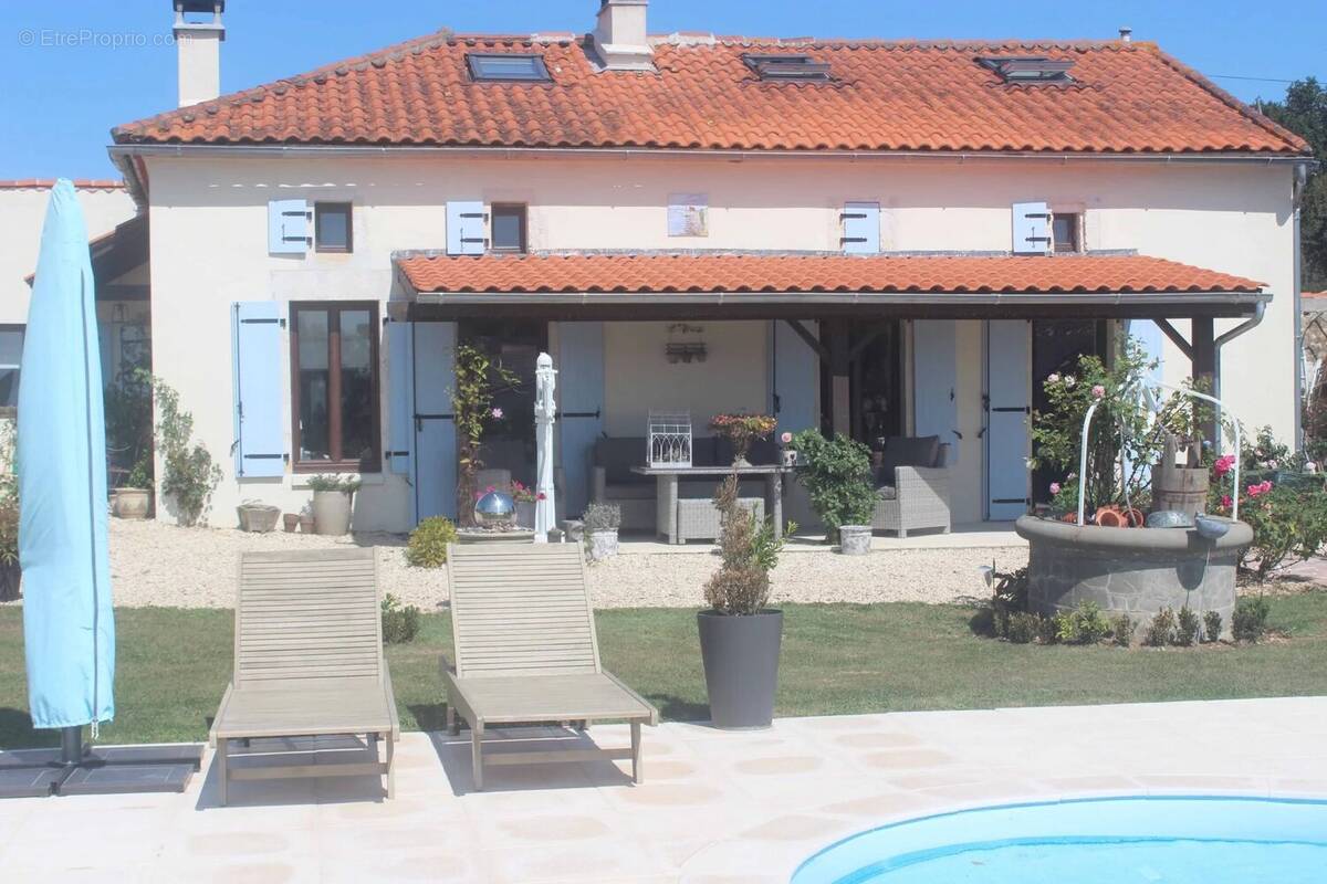 Maison à MIRAMBEAU