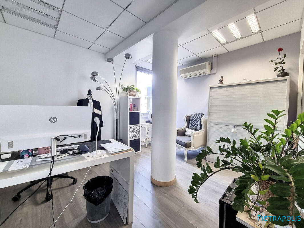 Bureau 2 - Commerce à LYON-3E