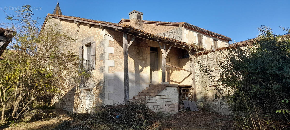 Maison à PALLUAUD