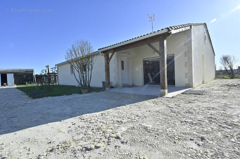 Maison à THENAC