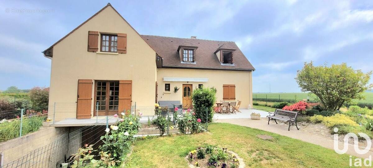 Photo 1 - Maison à CHARS