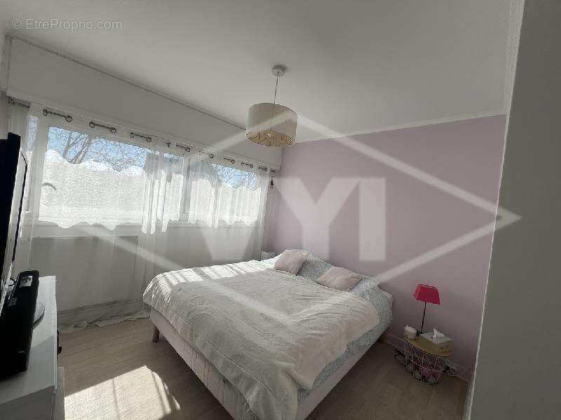 Appartement à COMBS-LA-VILLE