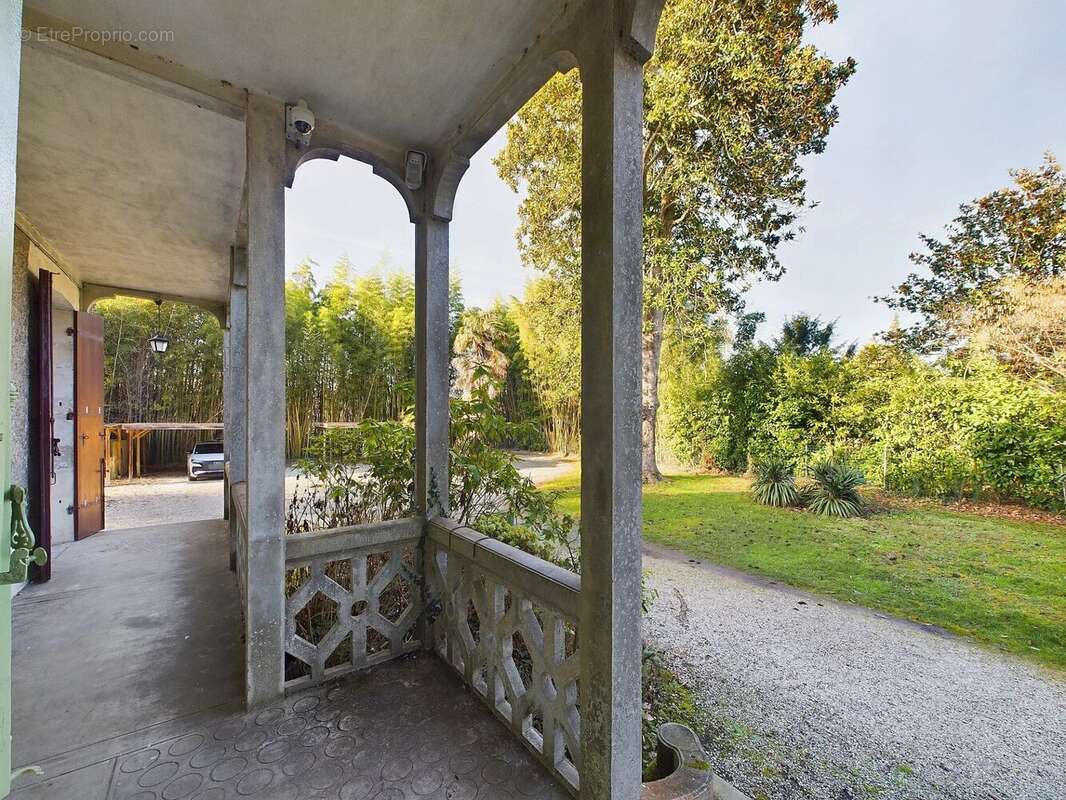 Maison à PINEUILH