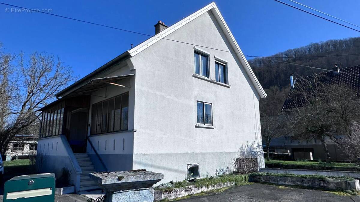 Maison à PONT-DE-ROIDE