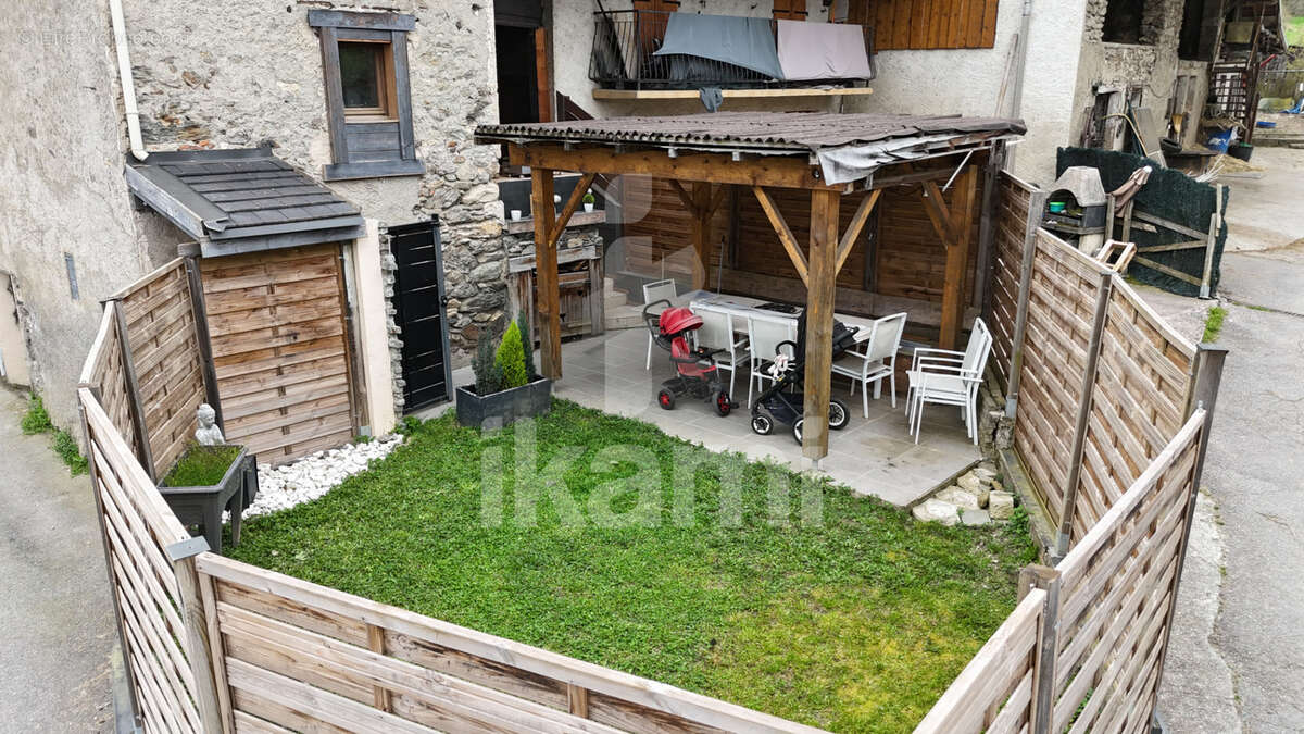 Maison à SAINTE-HELENE-SUR-ISERE