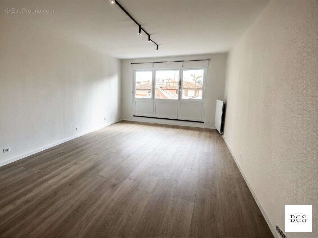 Appartement à BEUVRAGES