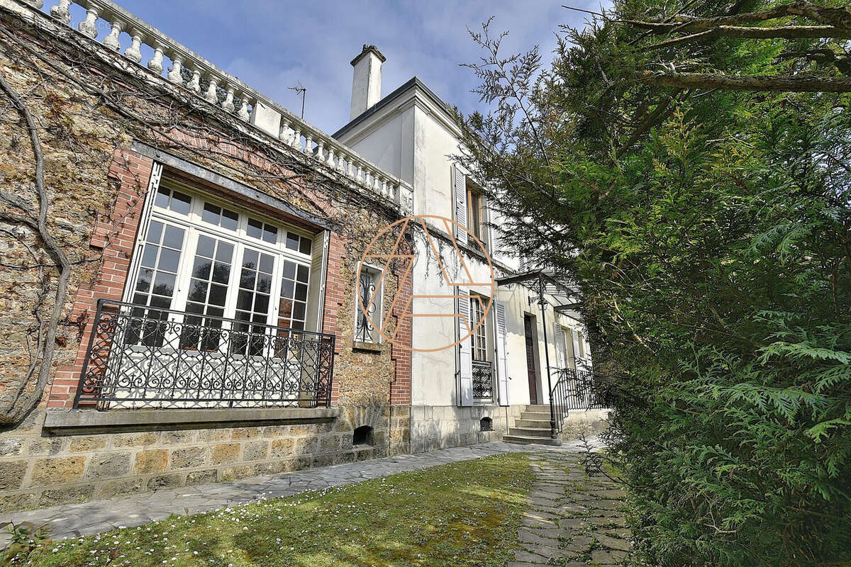 Maison à SAINT-MAUR-DES-FOSSES