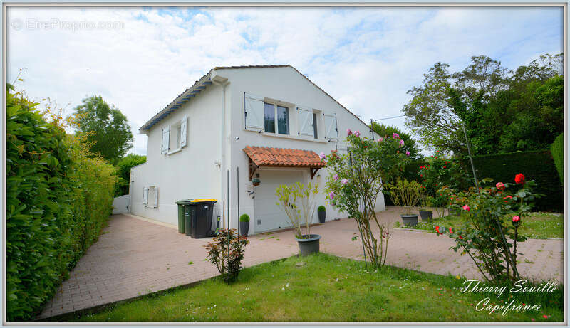 Maison à PINEUILH
