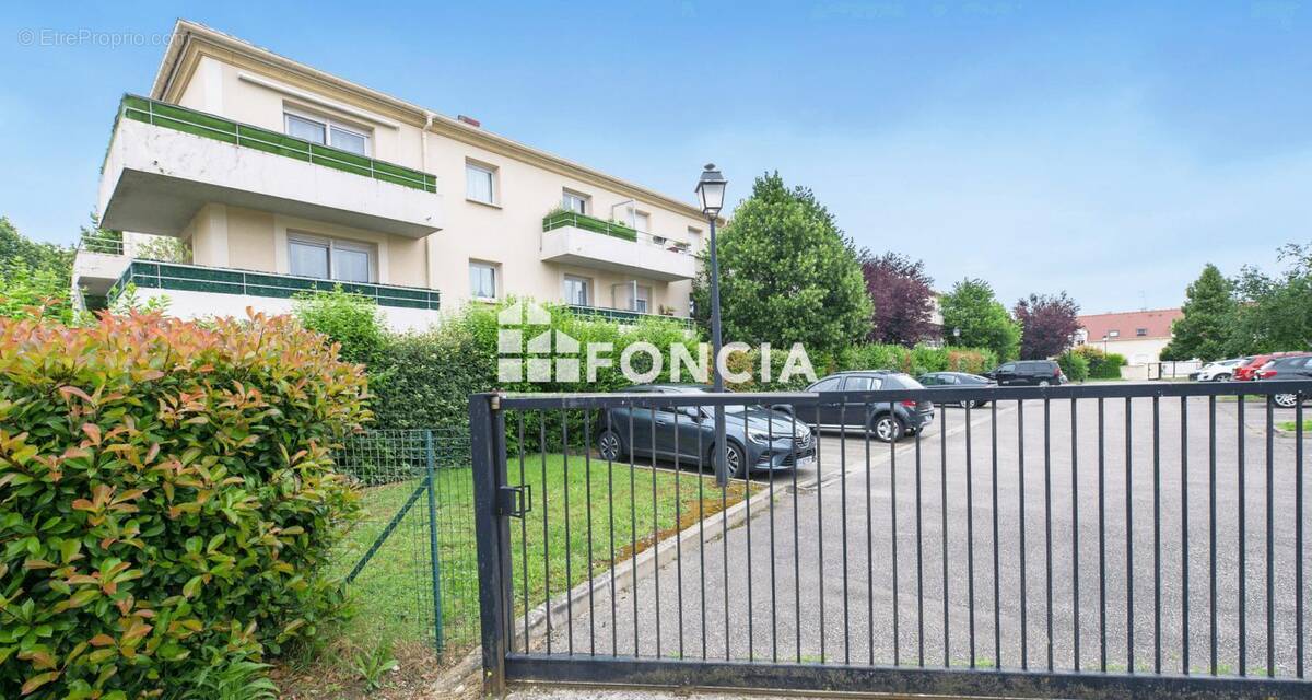 Appartement à MAURECOURT