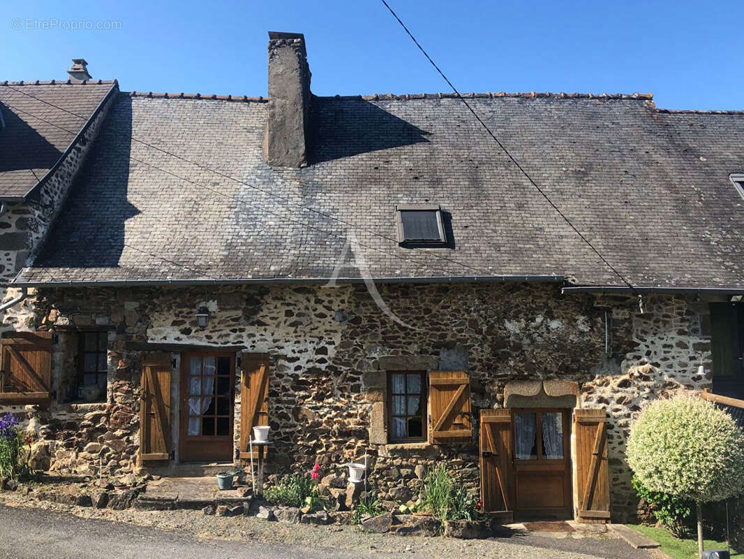 Maison à SAINT-FRAIMBAULT-DE-PRIERES