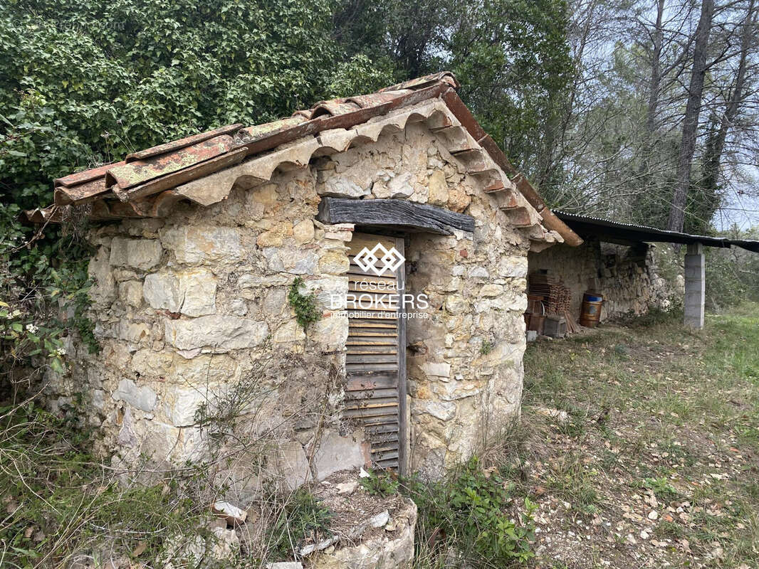 Commerce à FAYENCE