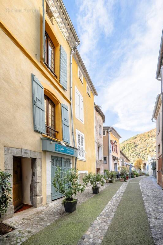 Appartement à MOUSTIERS-SAINTE-MARIE