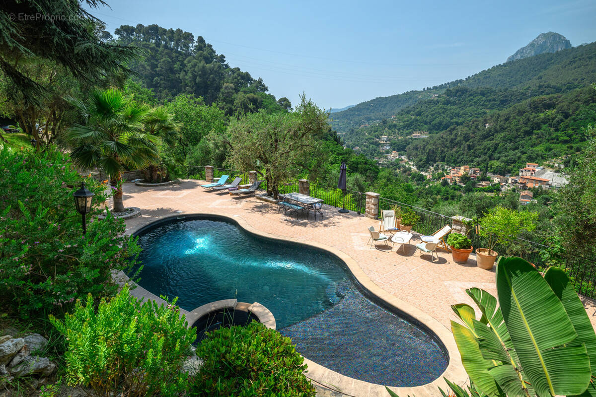 Maison à CASTELLAR