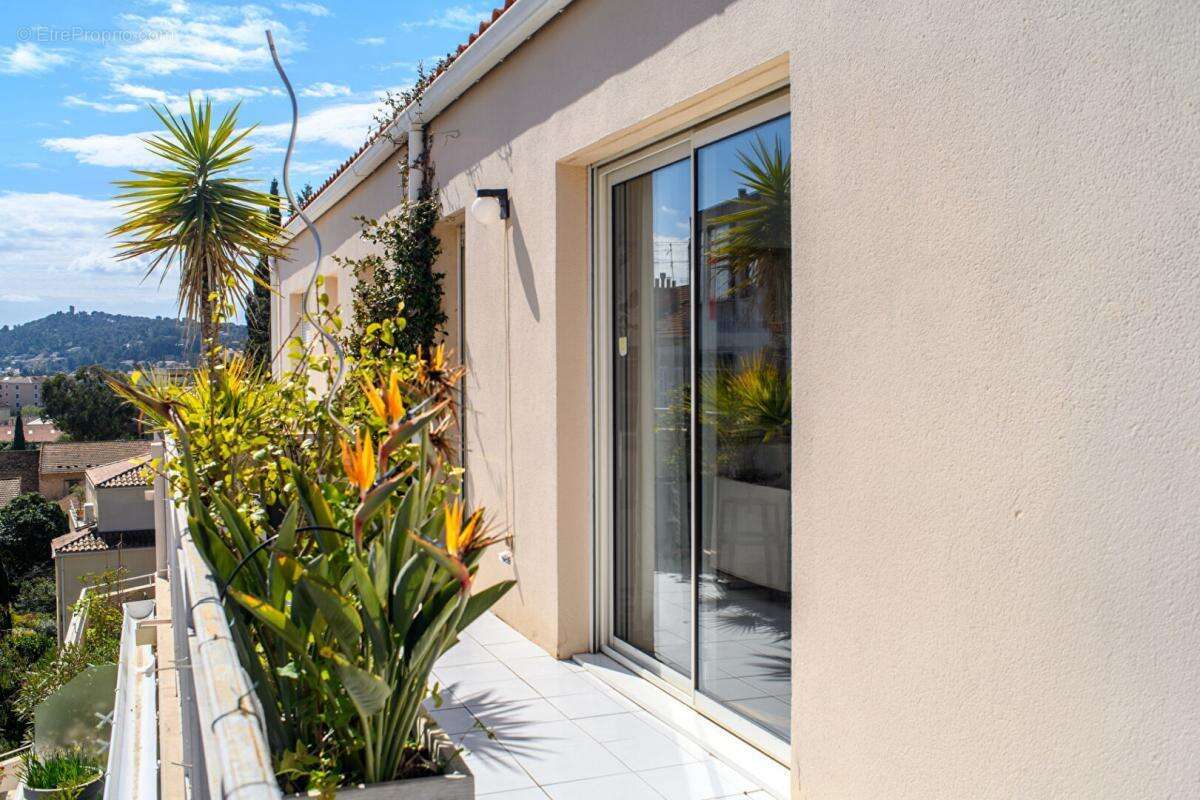Appartement à HYERES