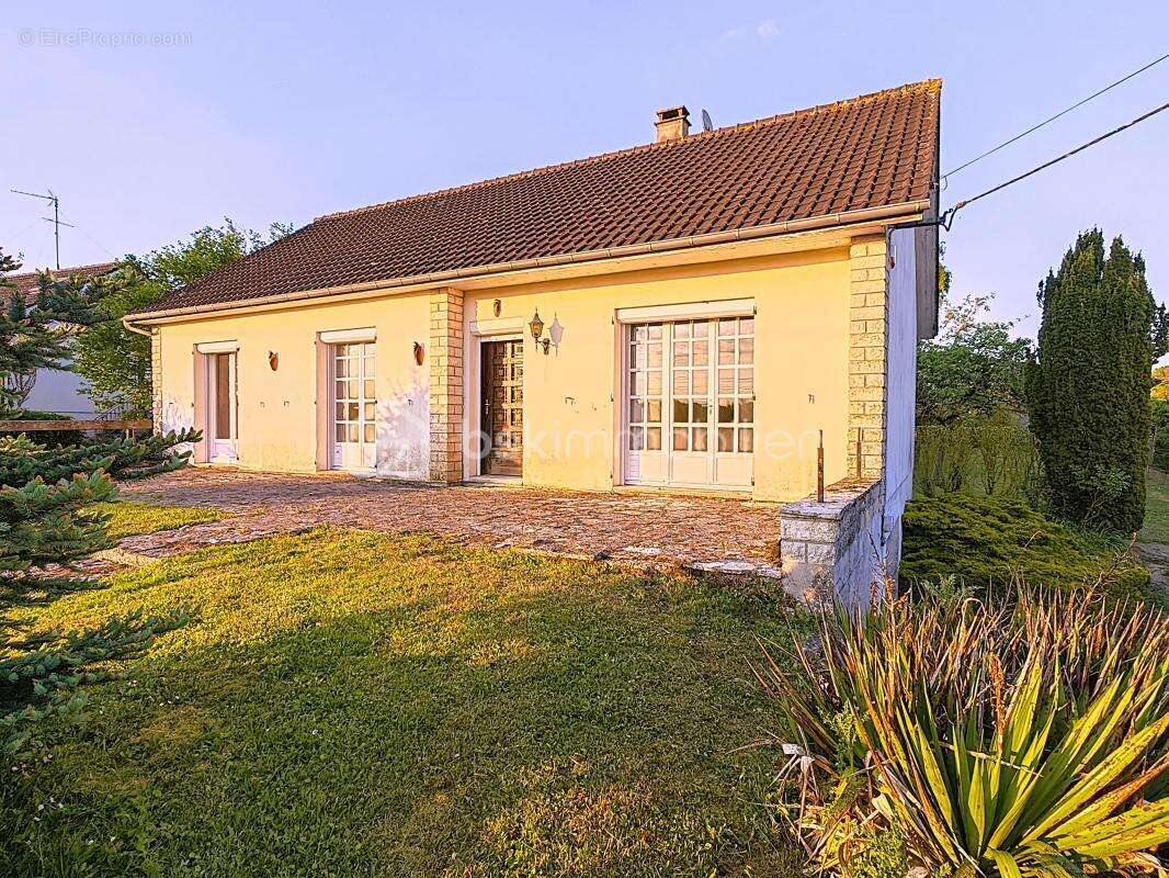 Maison à EPERNON
