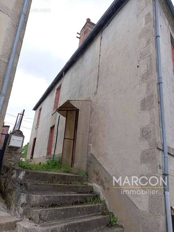 Maison à LAVAVEIX-LES-MINES