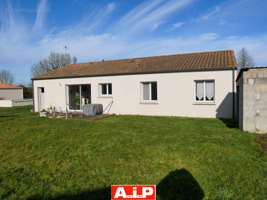 Maison à SAINT-MESMIN