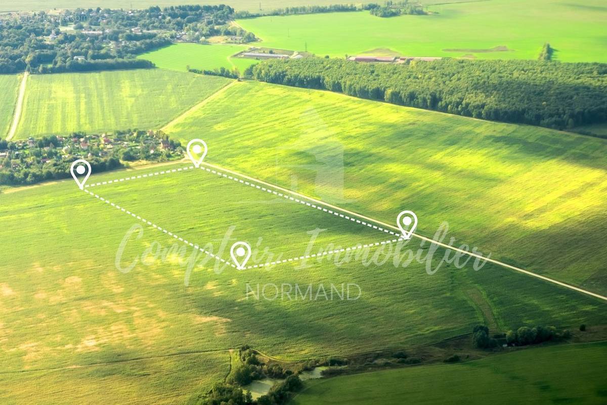 Terrain à BACQUEVILLE-EN-CAUX