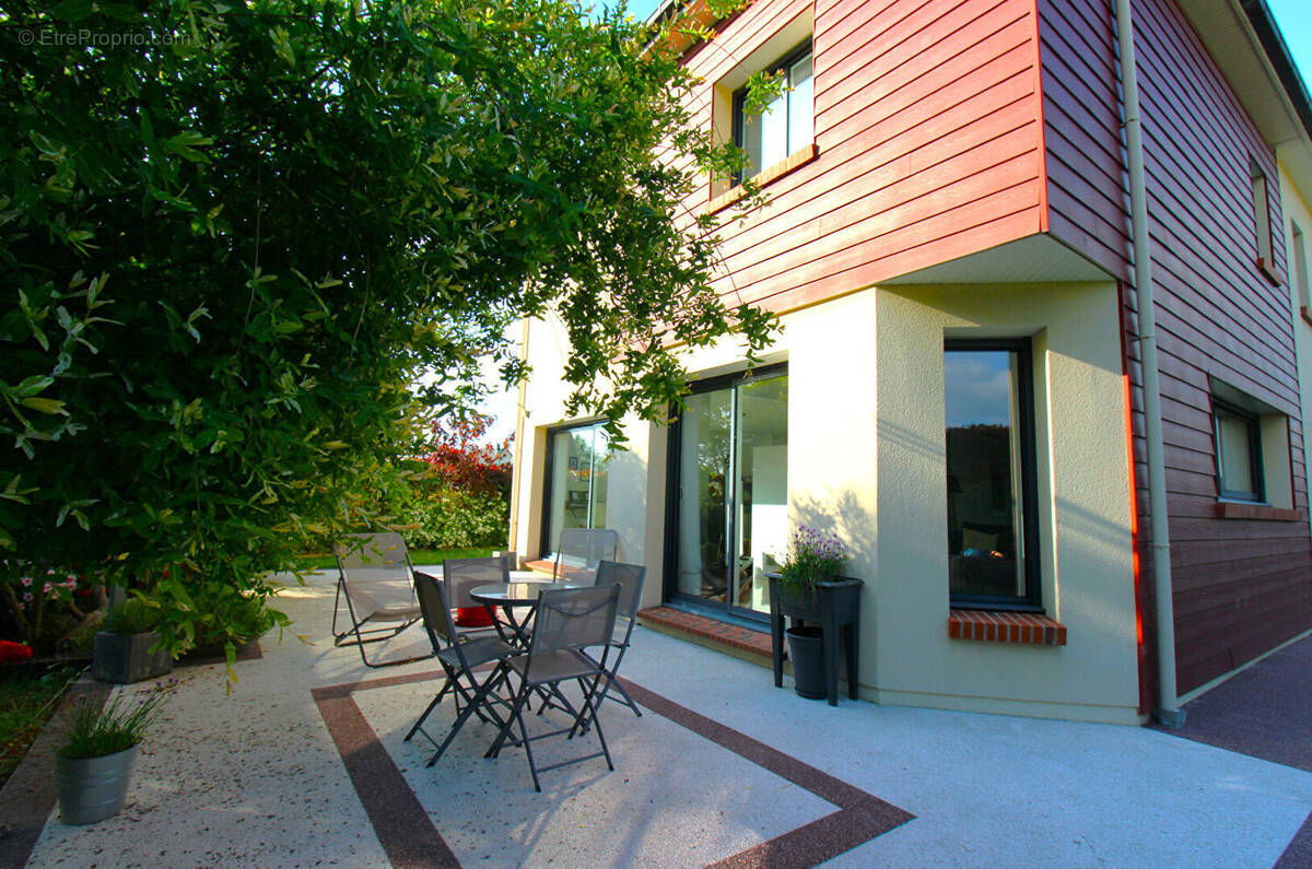 Maison à LE MESNIL-ESNARD