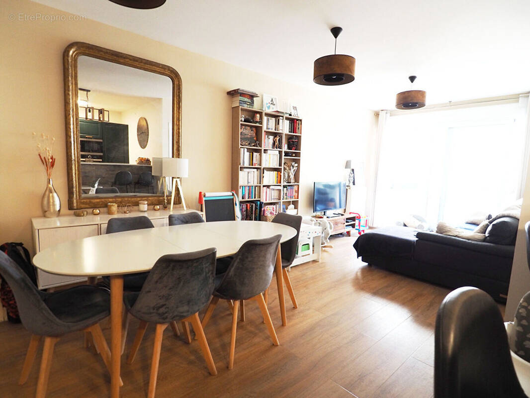 Appartement à PARIS-20E