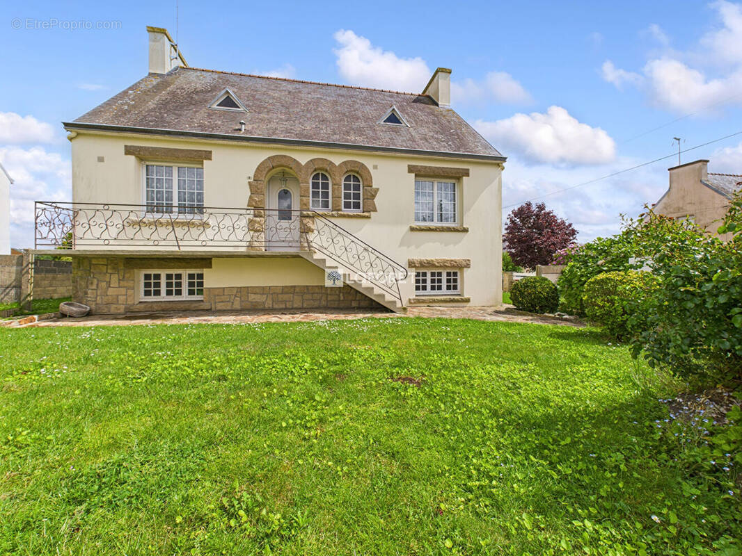 Maison à PLONEOUR-LANVERN