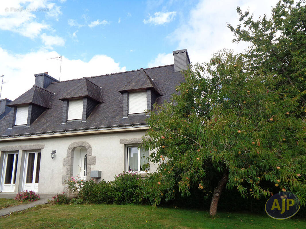 Maison à GUEHENNO