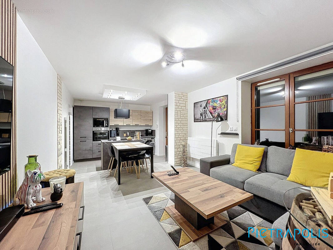 Appartement à SAINT-FORGEUX