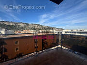 Appartement T3, dernier étage 84300 Cavaillon  - Appartement à CAVAILLON