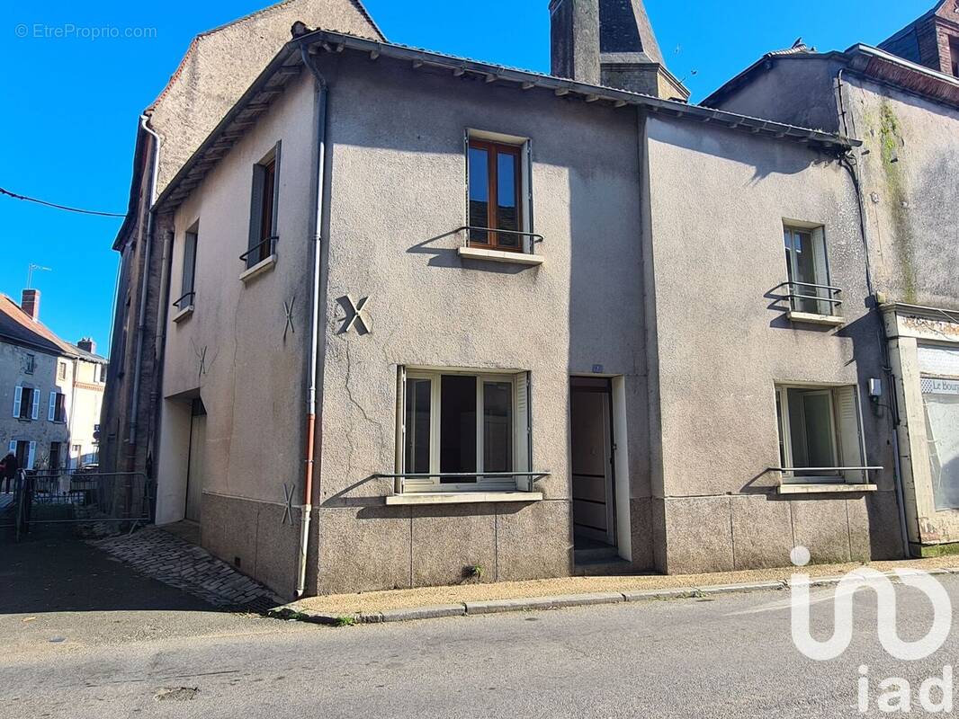 Photo 1 - Maison à MAGNAC-LAVAL