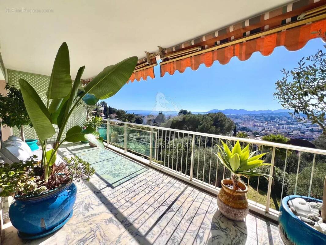 Appartement à LE CANNET