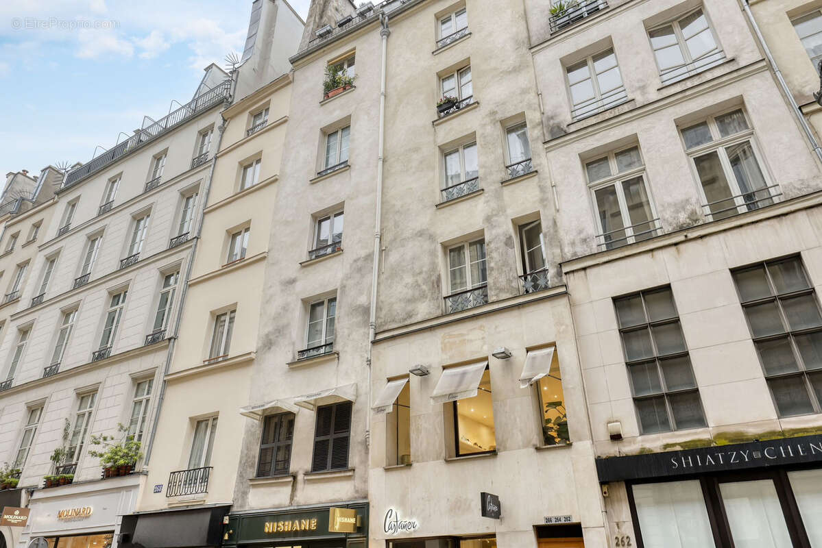 Appartement à PARIS-1E