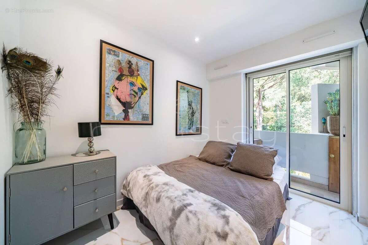 Appartement à VALLAURIS