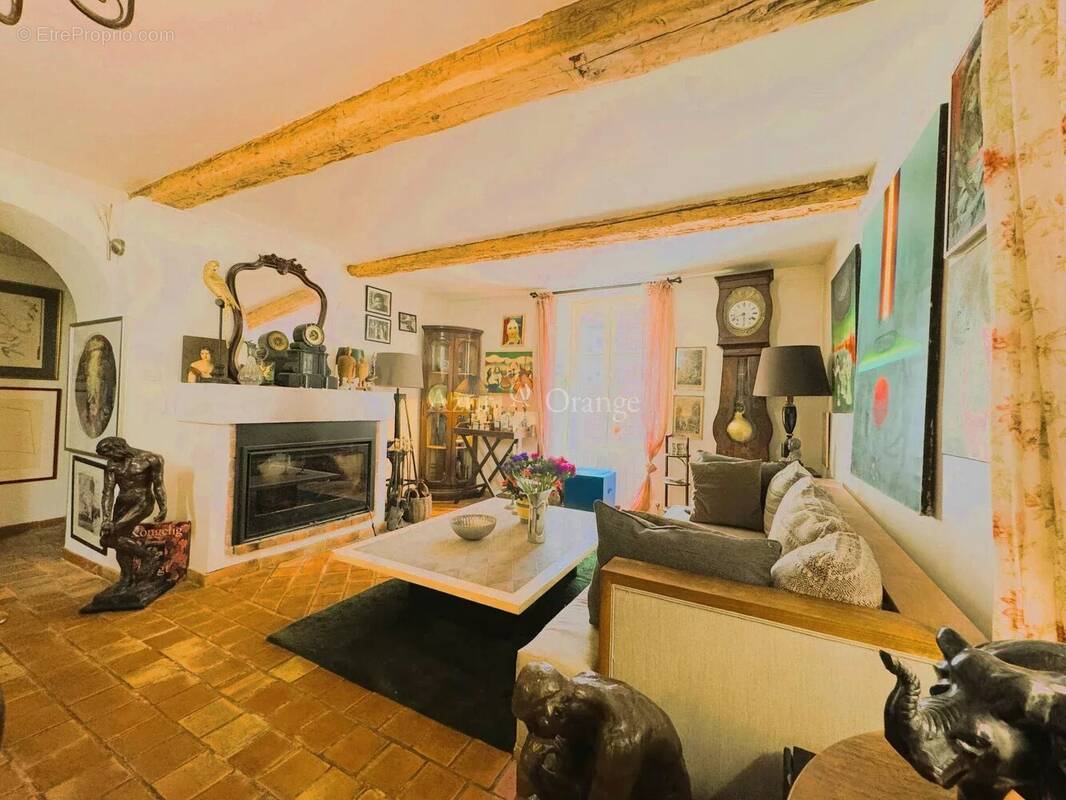 Appartement à LA GARDE-FREINET