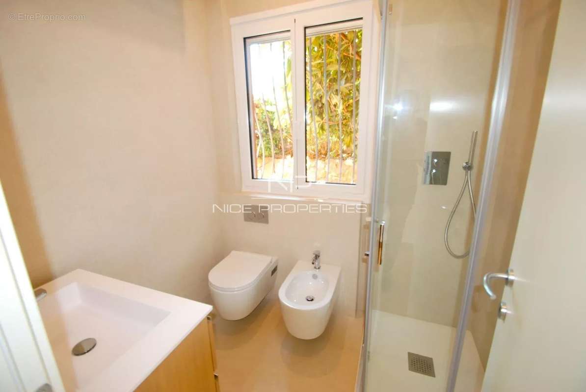 Appartement à EZE