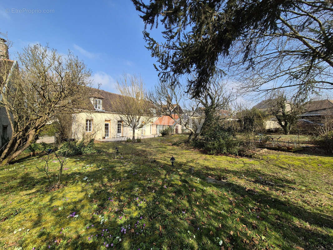 Maison à AIX-EN-OTHE