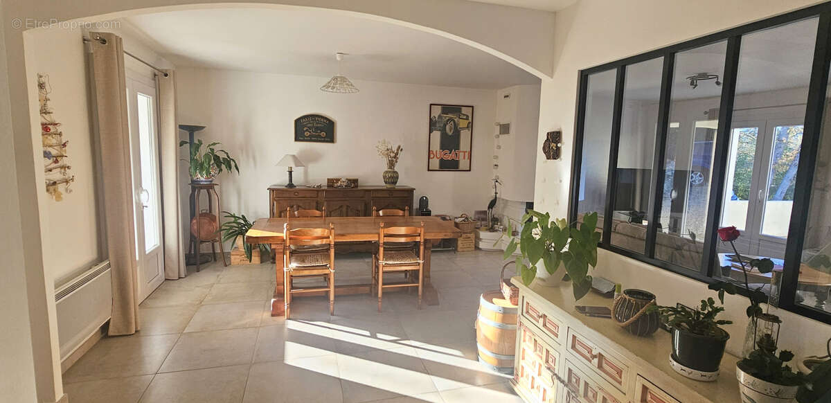 Maison à BAGNOLS-EN-FORET