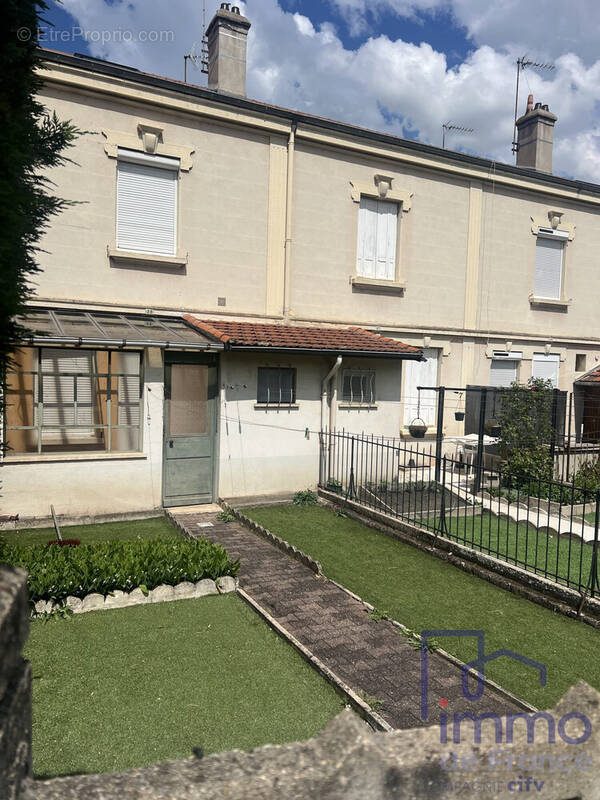 Maison à UNIEUX