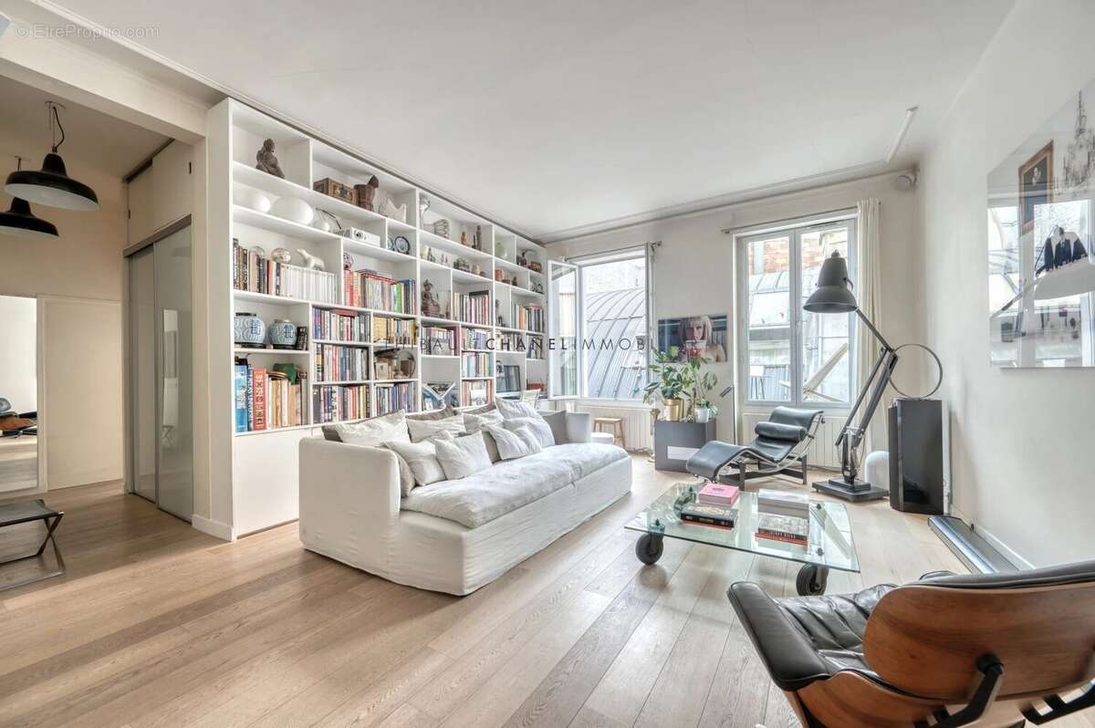 Appartement à PARIS-2E
