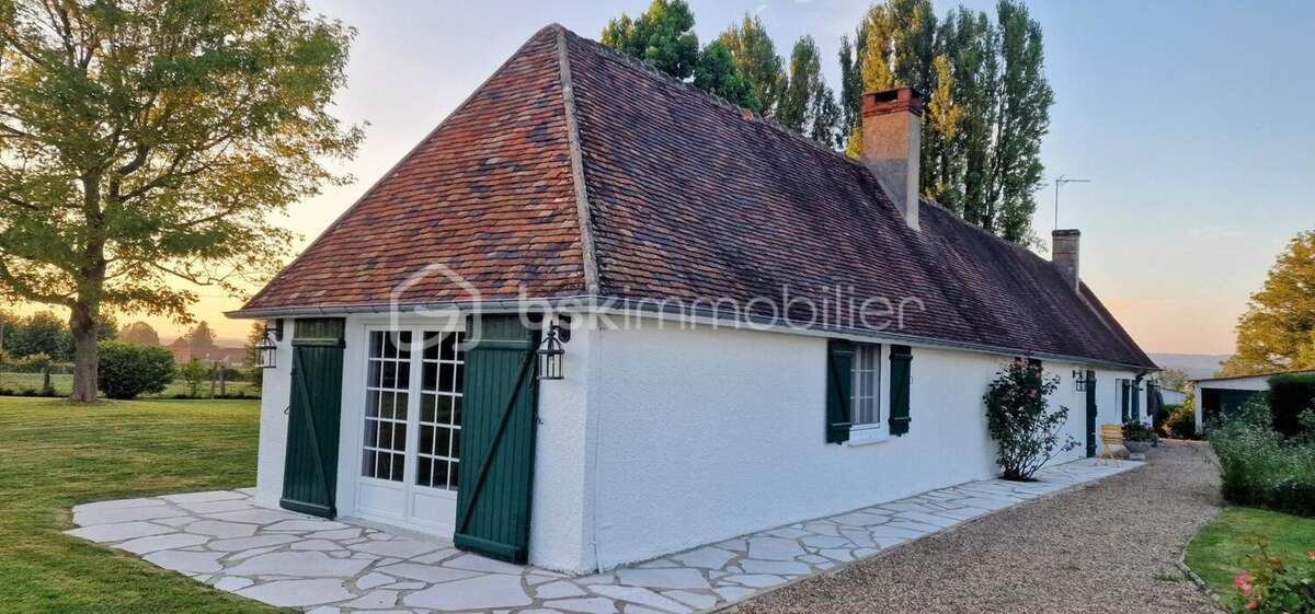 Maison à ONS-EN-BRAY