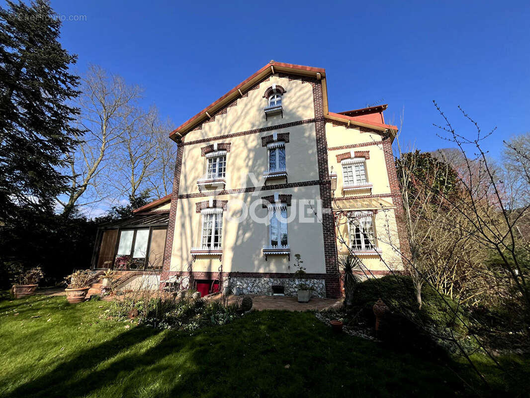 Maison à MALAUNAY