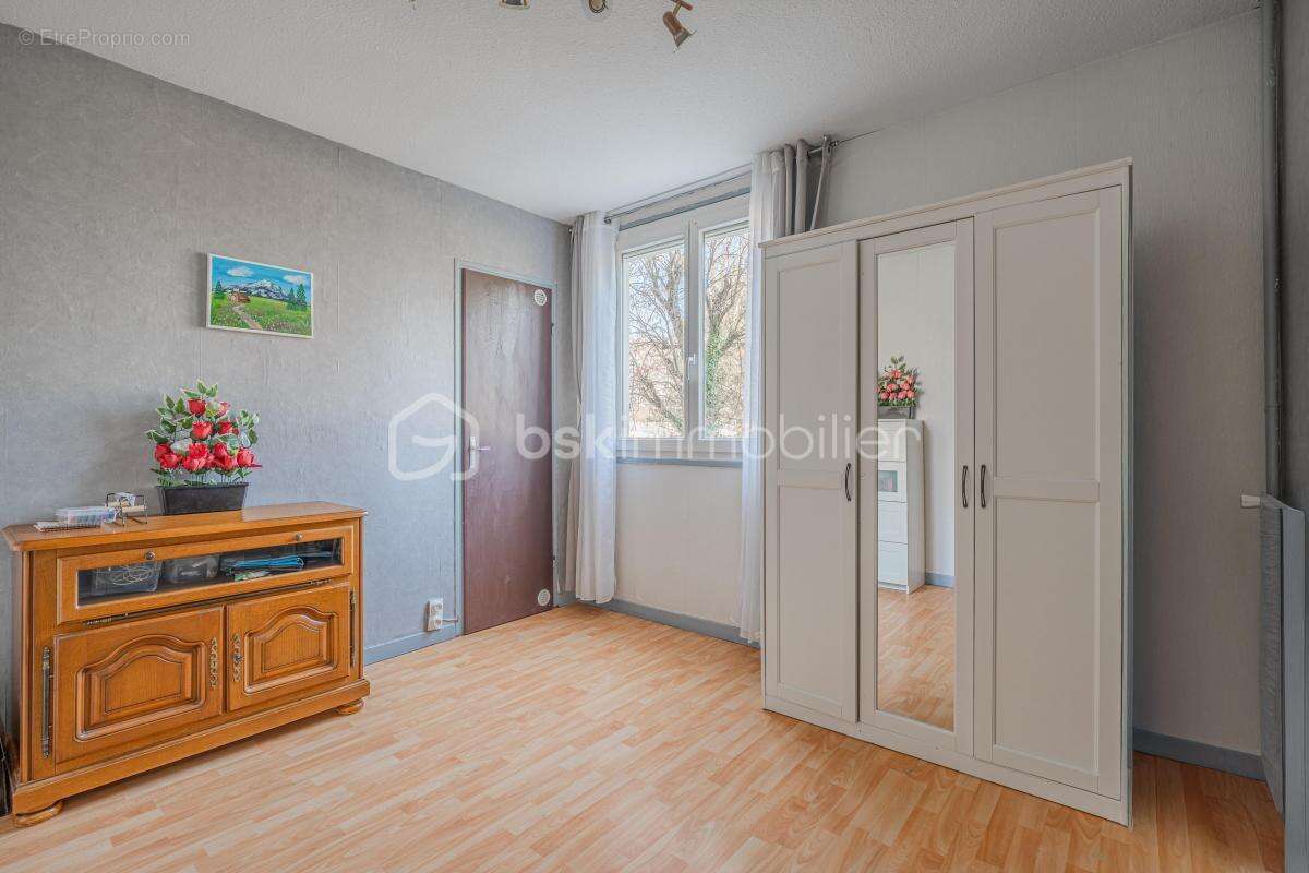 Appartement à LE PONT-DE-CLAIX