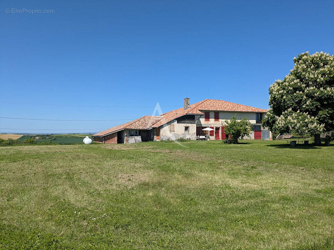 Maison à CASTAGNAC