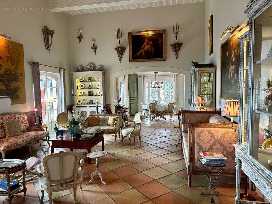 Maison à LA GARDE-FREINET