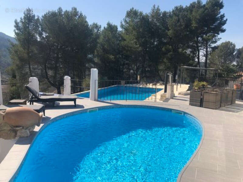 Maison à FONTAINE-DE-VAUCLUSE